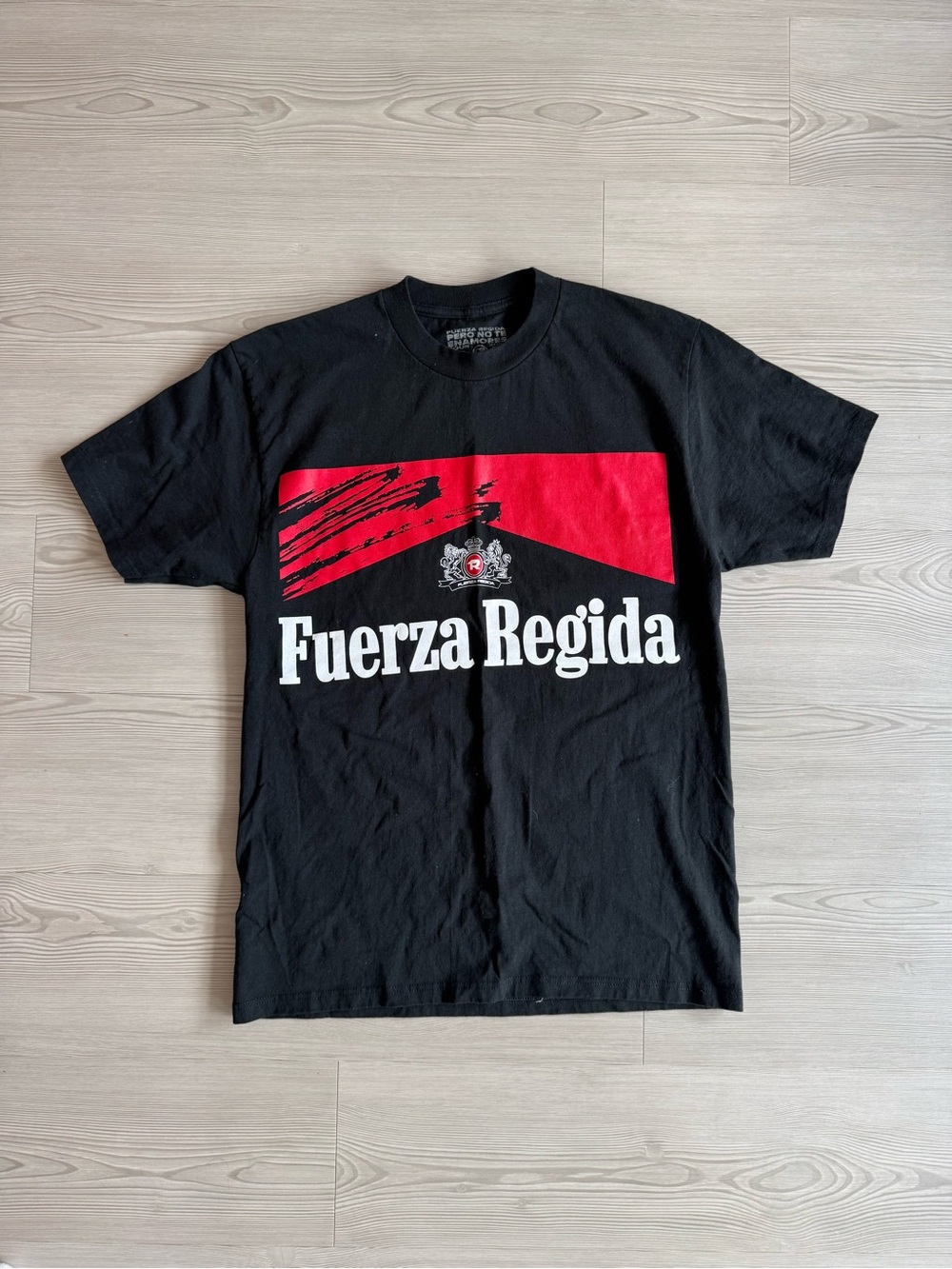 Fuerza Regida Men’s T-Shirt Medium Pero No Te Enamores 2024 Graphic Print Black